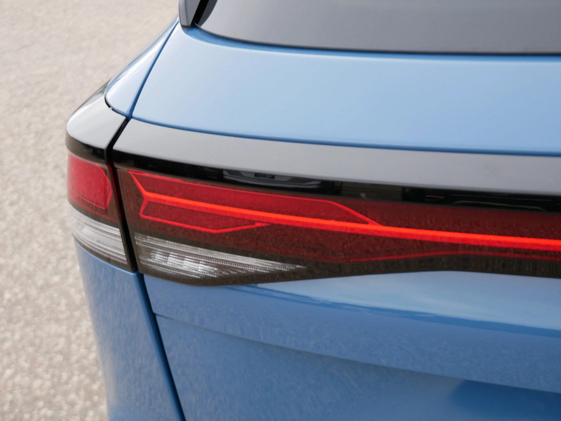 Used 2026 Monterey Blue w/Deep Black Roof Volkswagen SE R-Line Black image 17