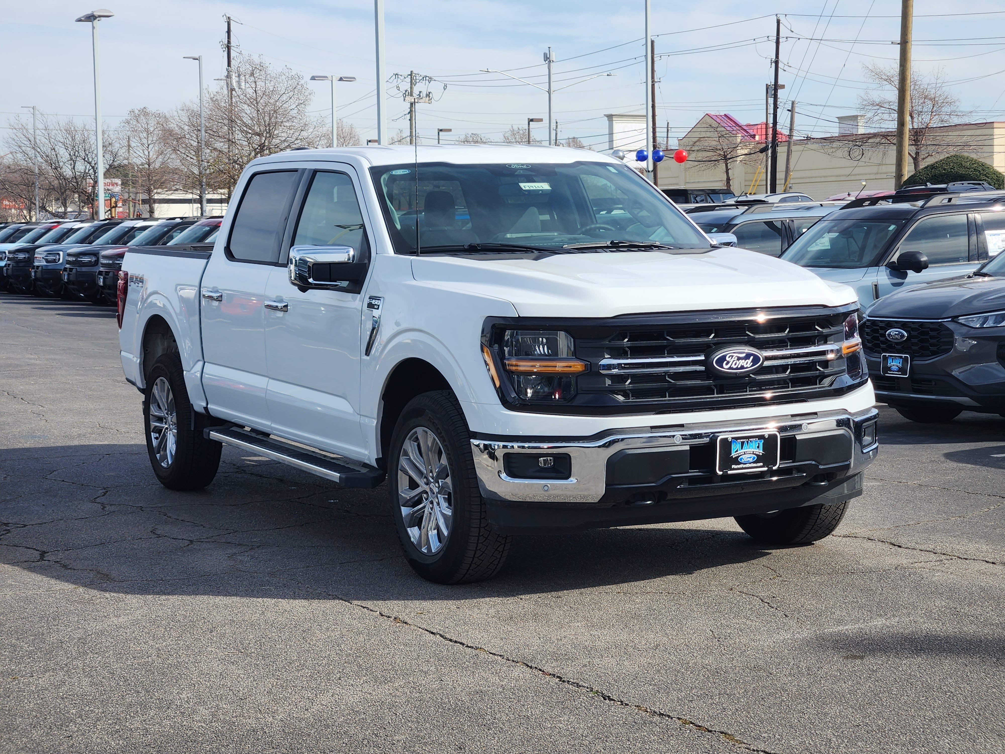 New 2025 Oxford White Ford XLT image 2