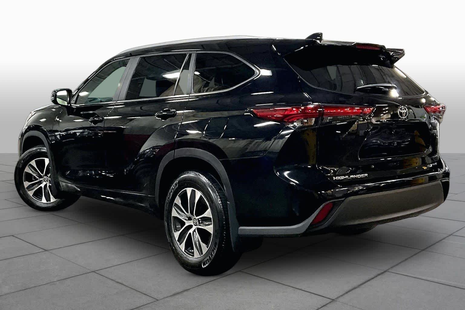 Used 2023 Midnight Black Metallic Toyota XLE image 12