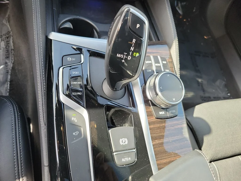 Used 2020 White BMW 540i xDrive image 40