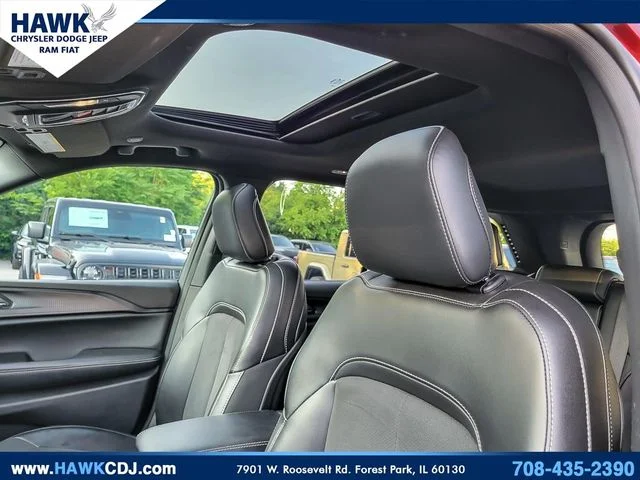 Used 2024 Red Jeep Altitude X image 10