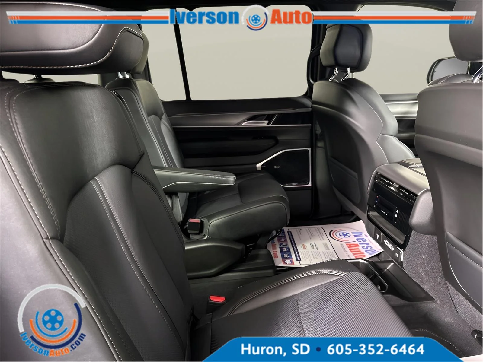New 2026 Steel Blue Exterior Paint Jeep Limited Reserve image 32