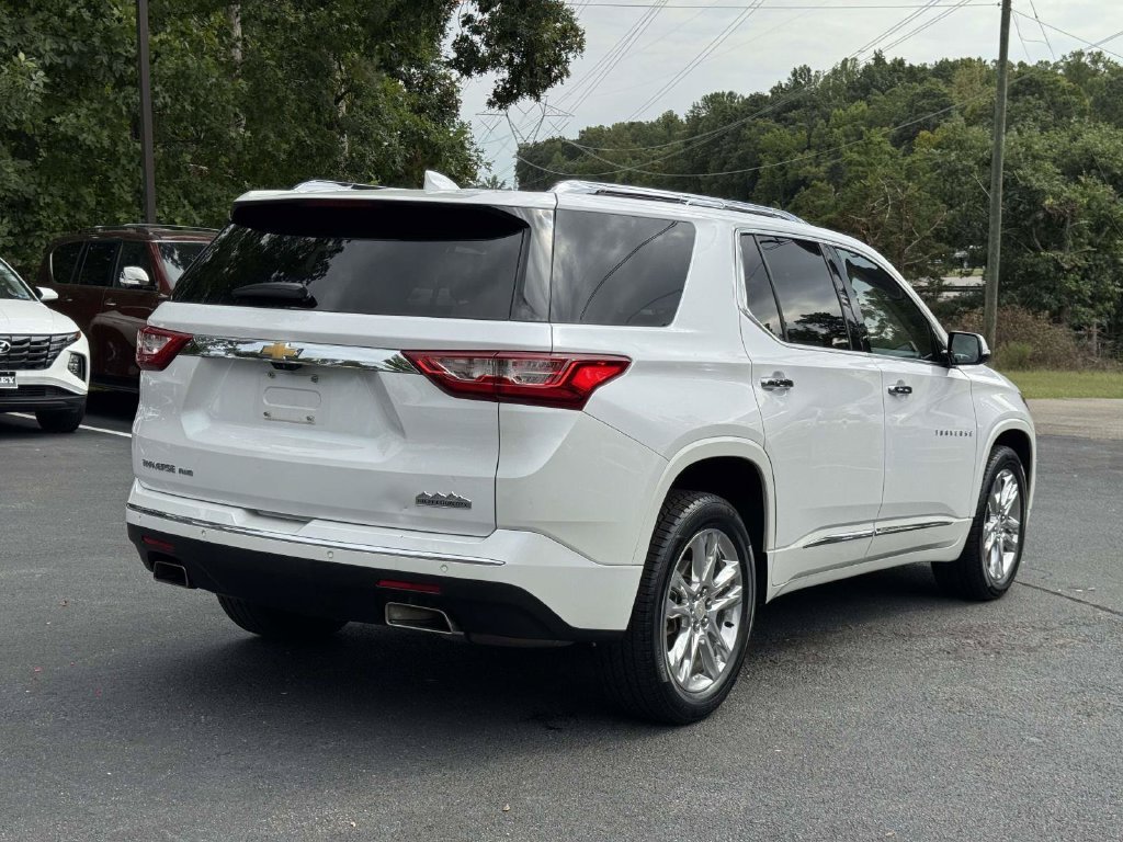 Used 2018 Beige Chevrolet High Country image 24