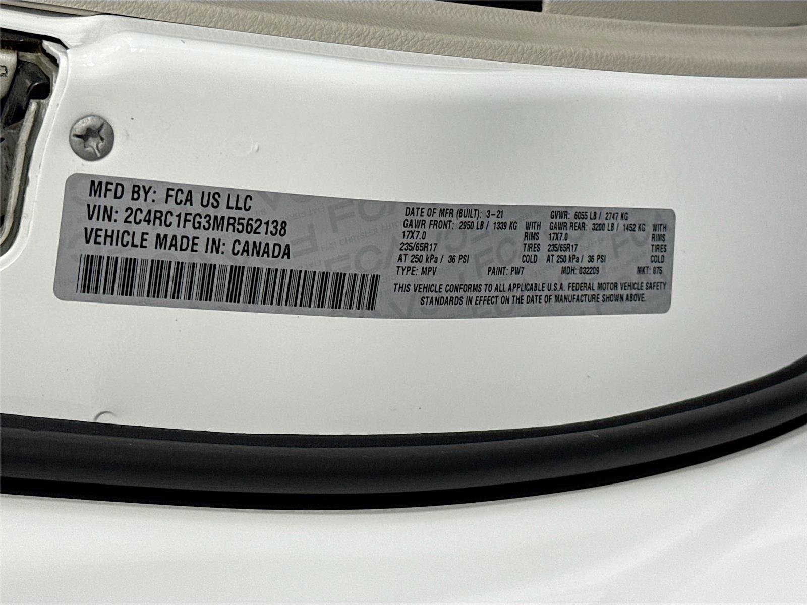 Used 2021 Bright White Clearcoat Chrysler Touring image 31