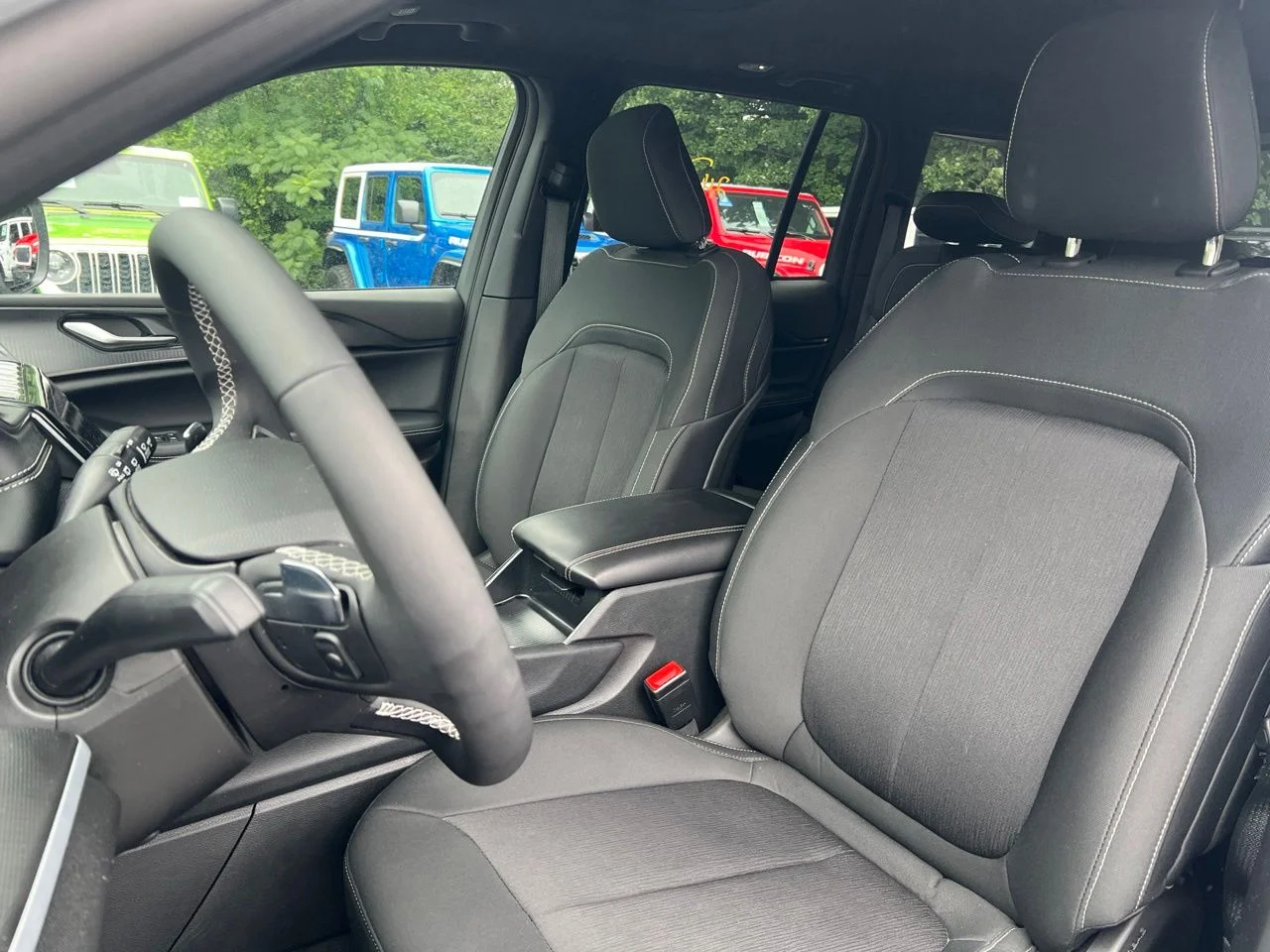 Used 2025 White Jeep Laredo X image 12