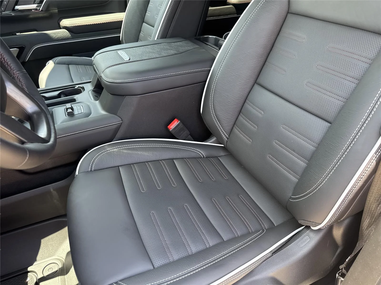 New 2026 Sterling Metallic GMC AT4X image 40