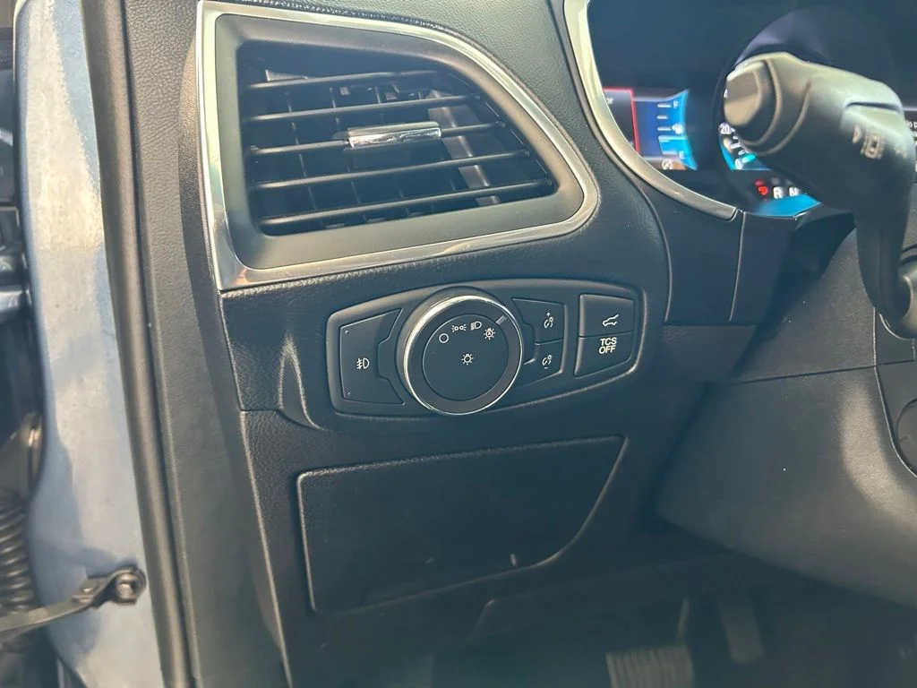 Used 2019 Blue Ford Titanium image 41