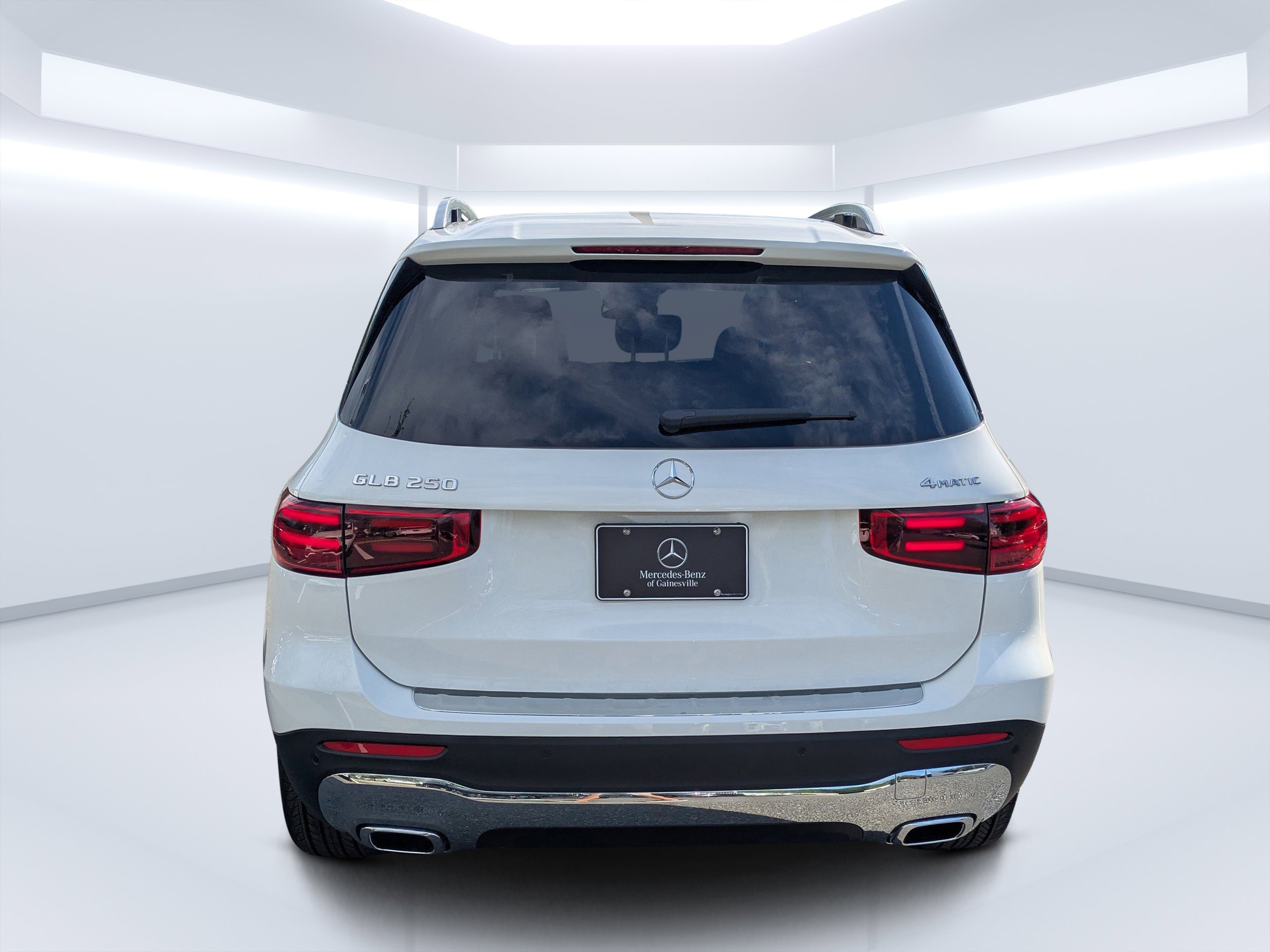New 2026 Polar White Mercedes-Benz GLB 250 image 35