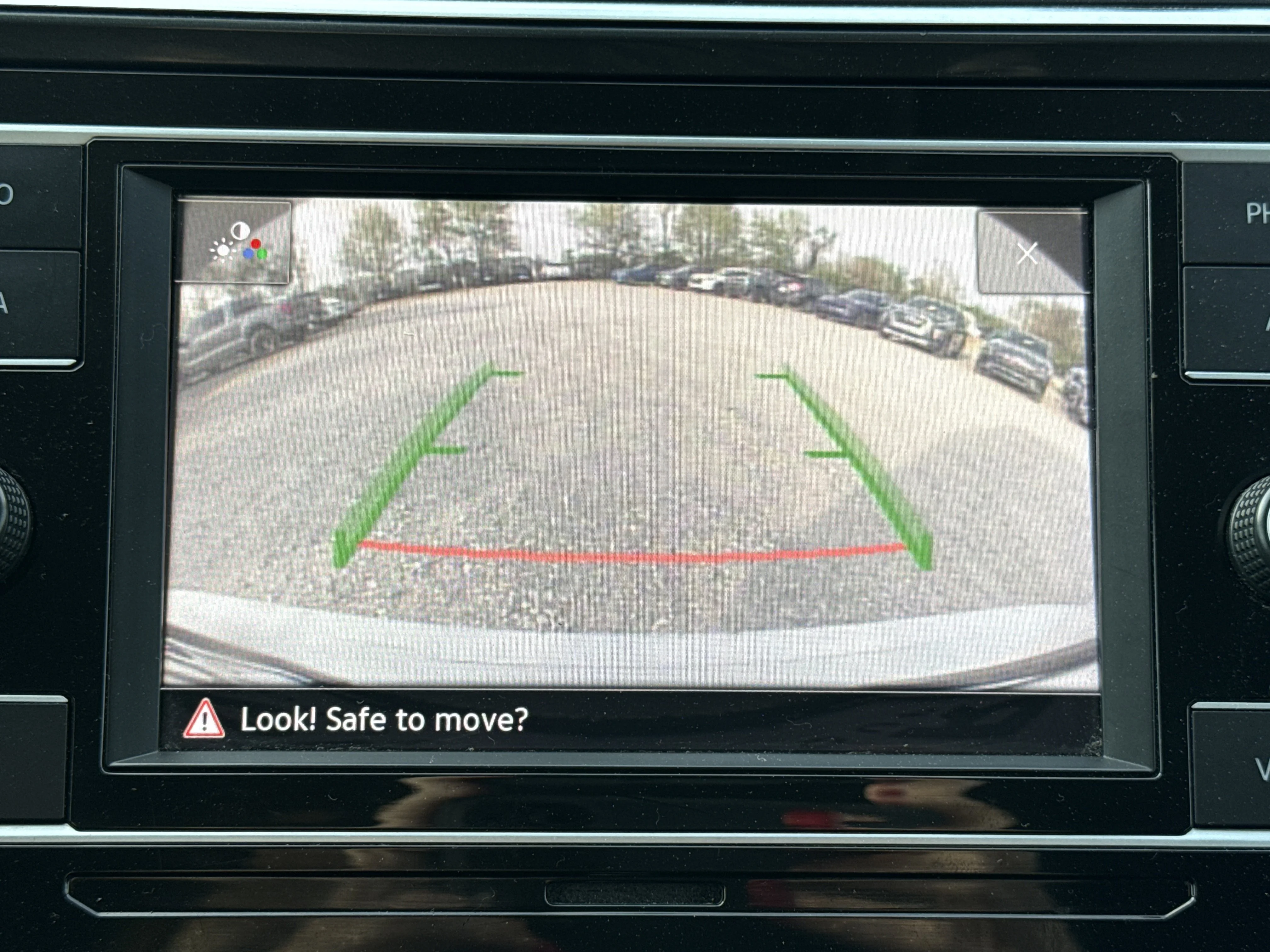 Used 2020  Volkswagen S image 5