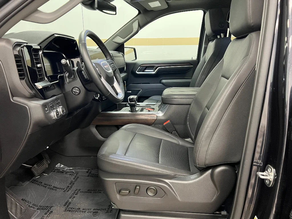 2026 GMC Sierra 1500 SLT - Photo 6