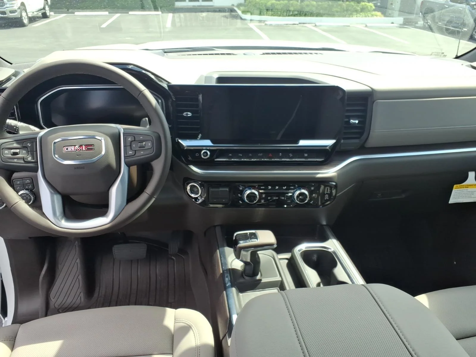 2026 GMC Sierra 1500 SLT - Photo 10