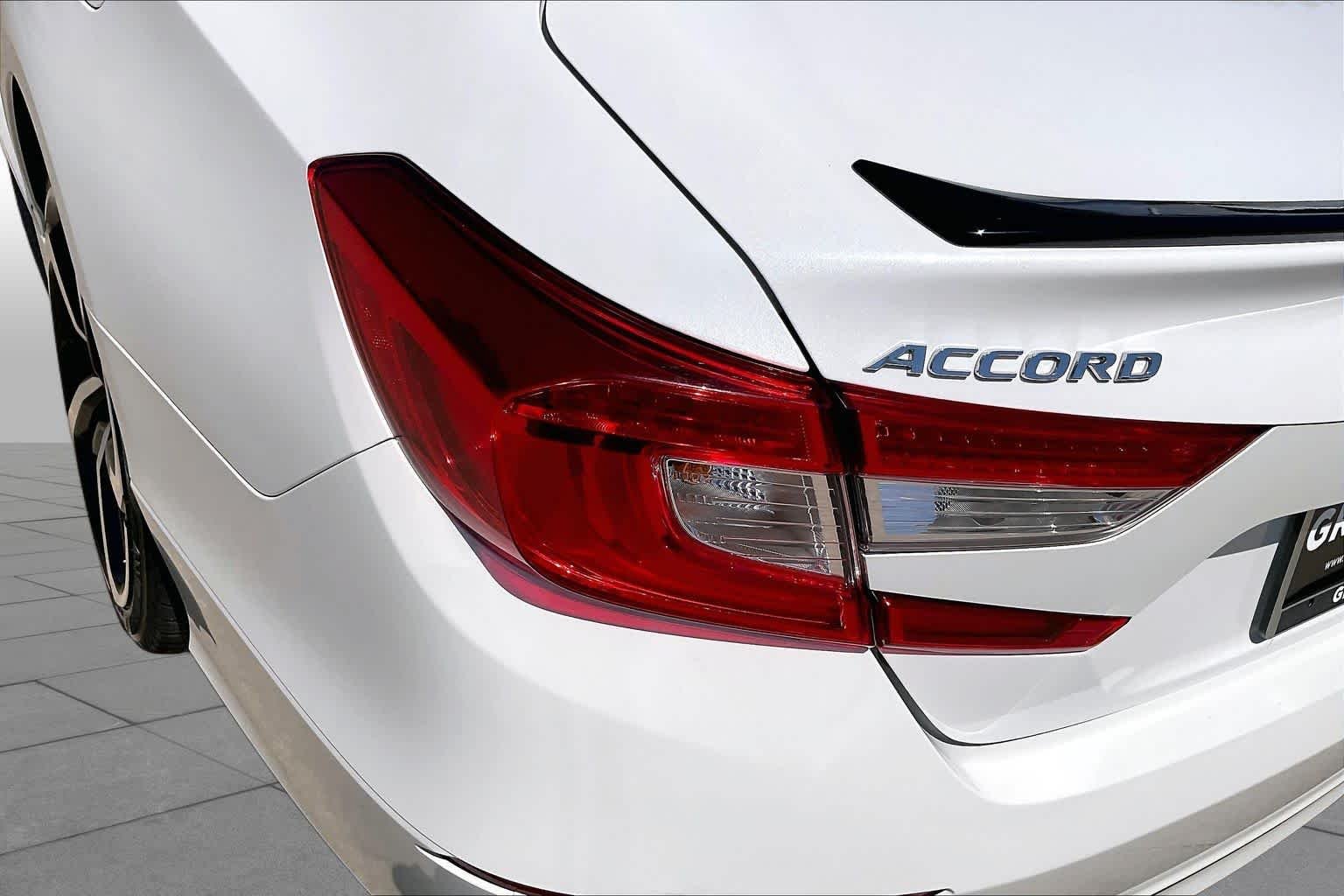 Used 2021 Platinum White Pearl Honda Sport SE image 28
