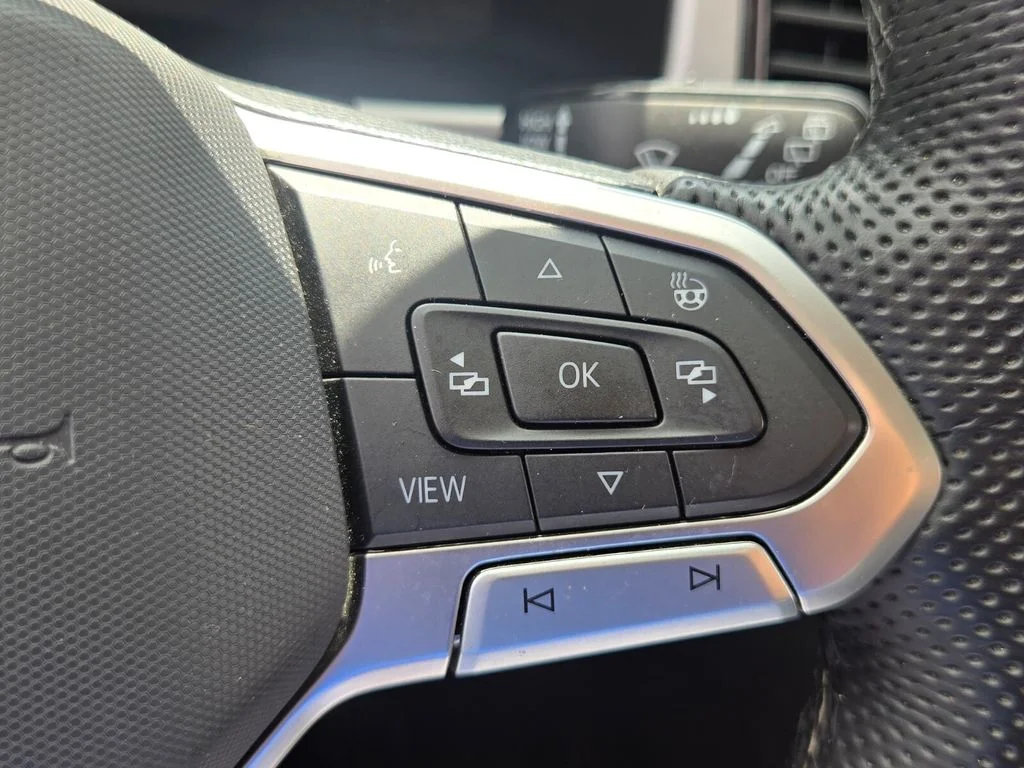 Used 2023 Black Volkswagen 3.6L V6 SEL R-Line image 25