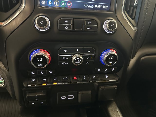 Used 2020 Red GMC AT4 image 37