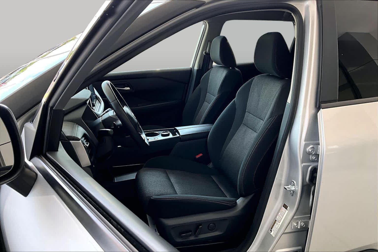 Used 2025 Brilliant Silver Metallic Nissan SV image 8