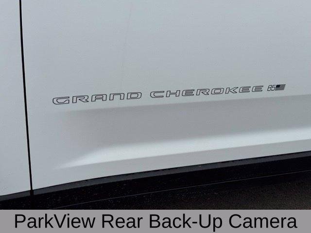 New 2026 Bright White Clear-Coat Exterior Paint Jeep 85th Anniversary Edition image 37