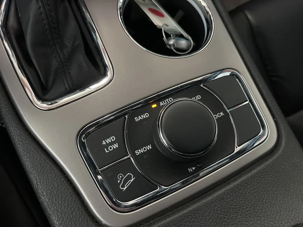 Used 2022 Black Jeep Limited image 15