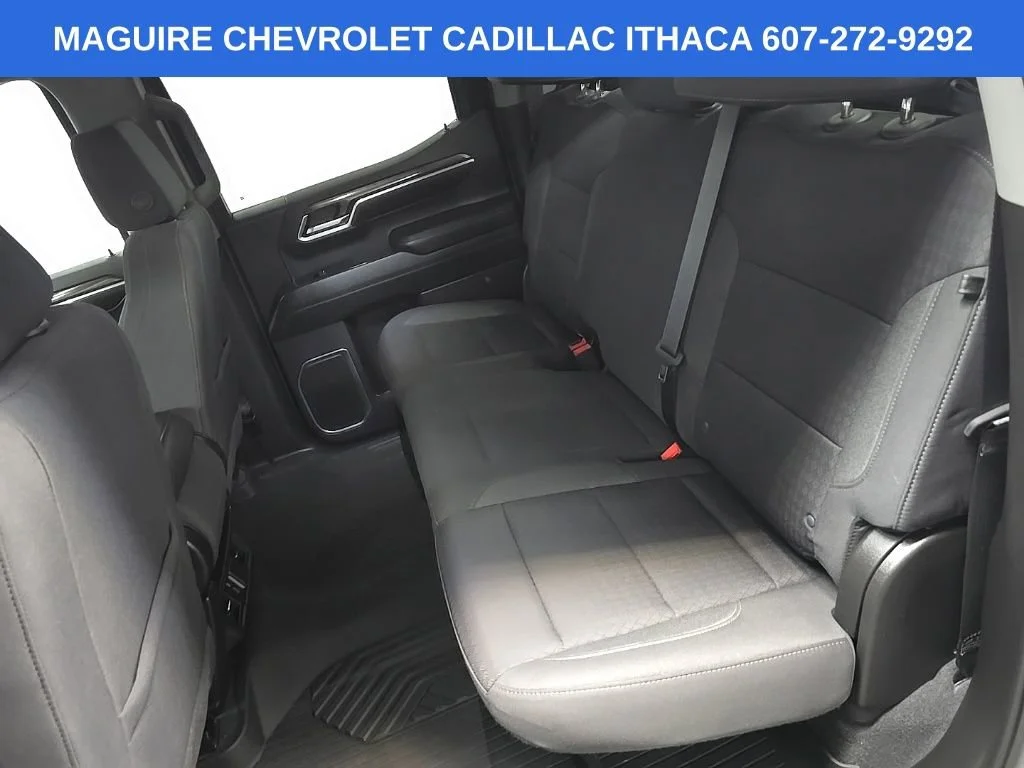 Used 2022 Summit White Chevrolet RST image 31