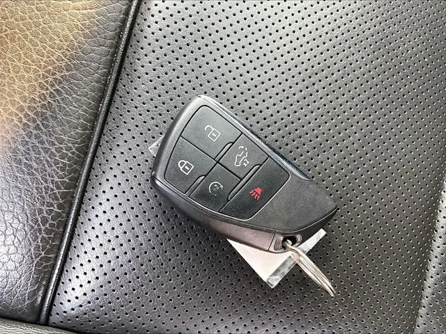 Used 2024 Silver GMC Denali image 11