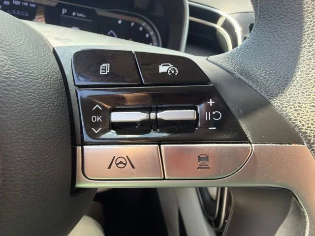 Used 2024 White Pearl Hyundai SEL image 32