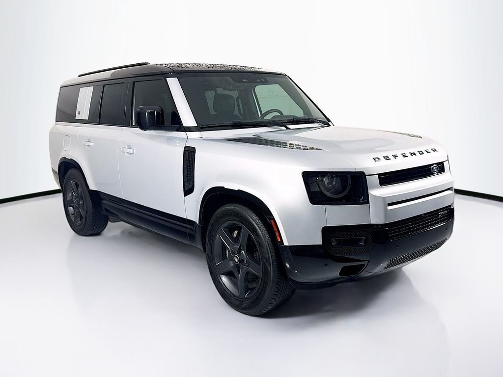 Certified Used 2023 Hakuba Silver Metallic Land Rover X-Dynamic SE image 3