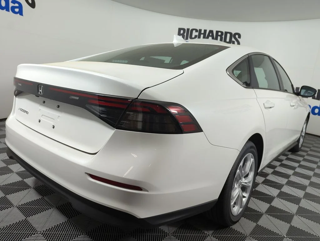 New 2026 Platinum White Pearl Honda LX image 5