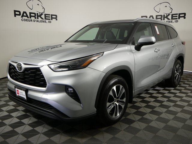 2024 Toyota Highlander XLE AWD's photo
