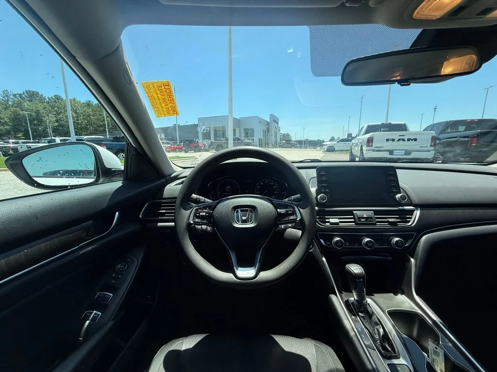 Used 2018 White Honda EX image 8