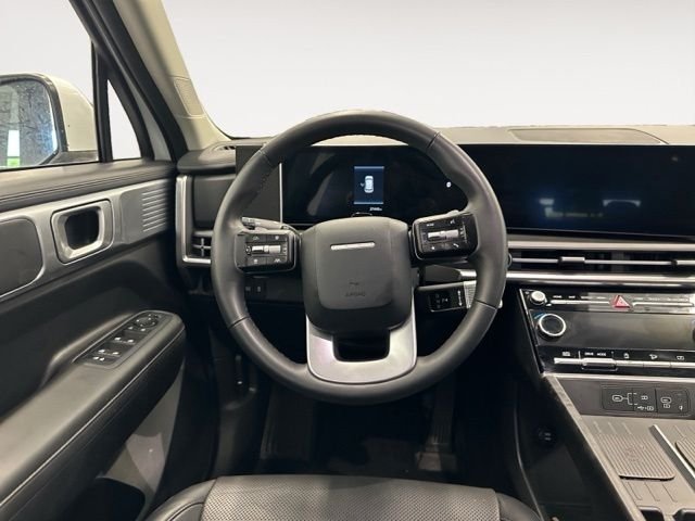 Used 2025 White Hyundai SEL image 13