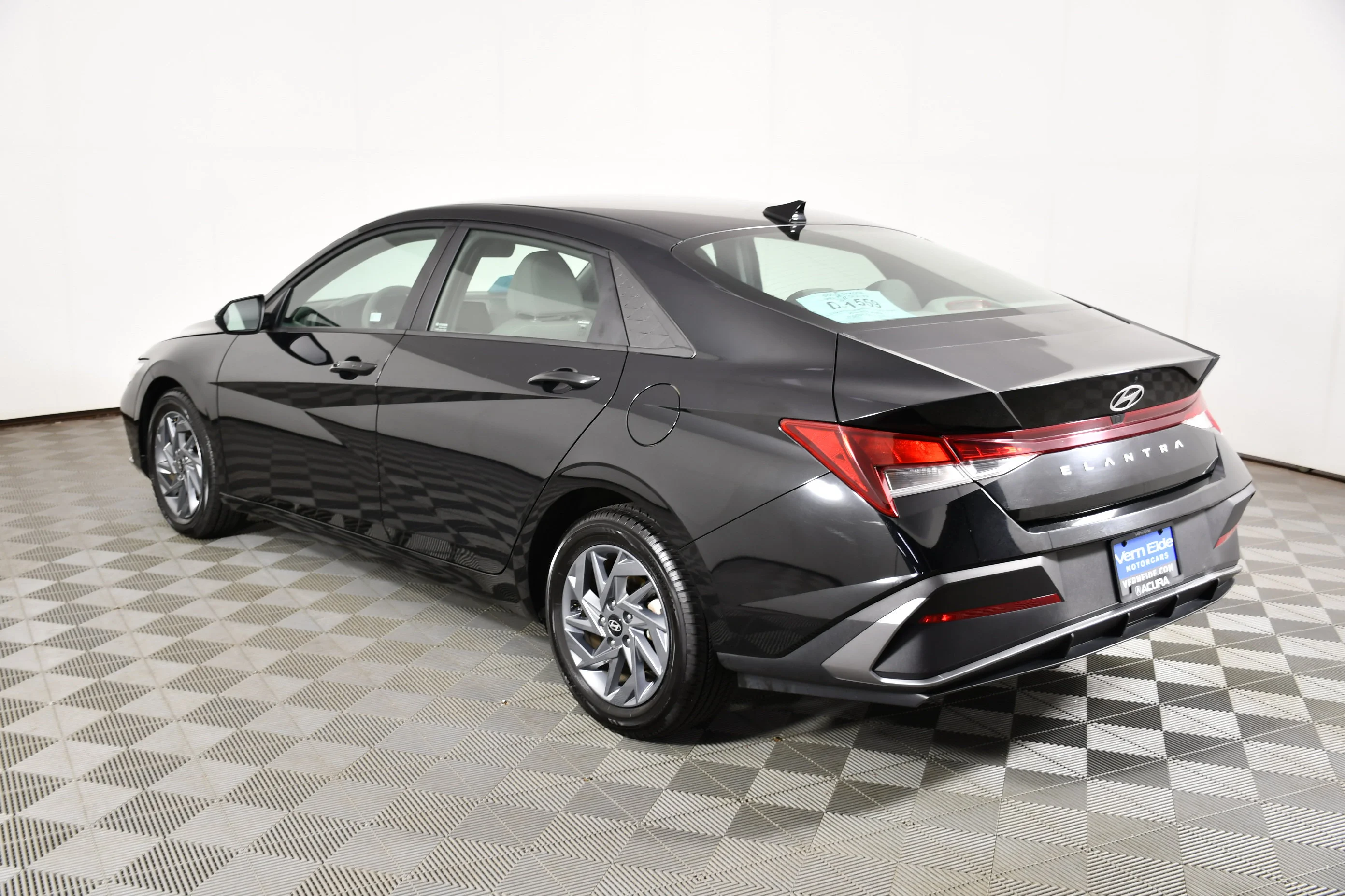 Used 2024 Abyss Black Hyundai SEL image 8