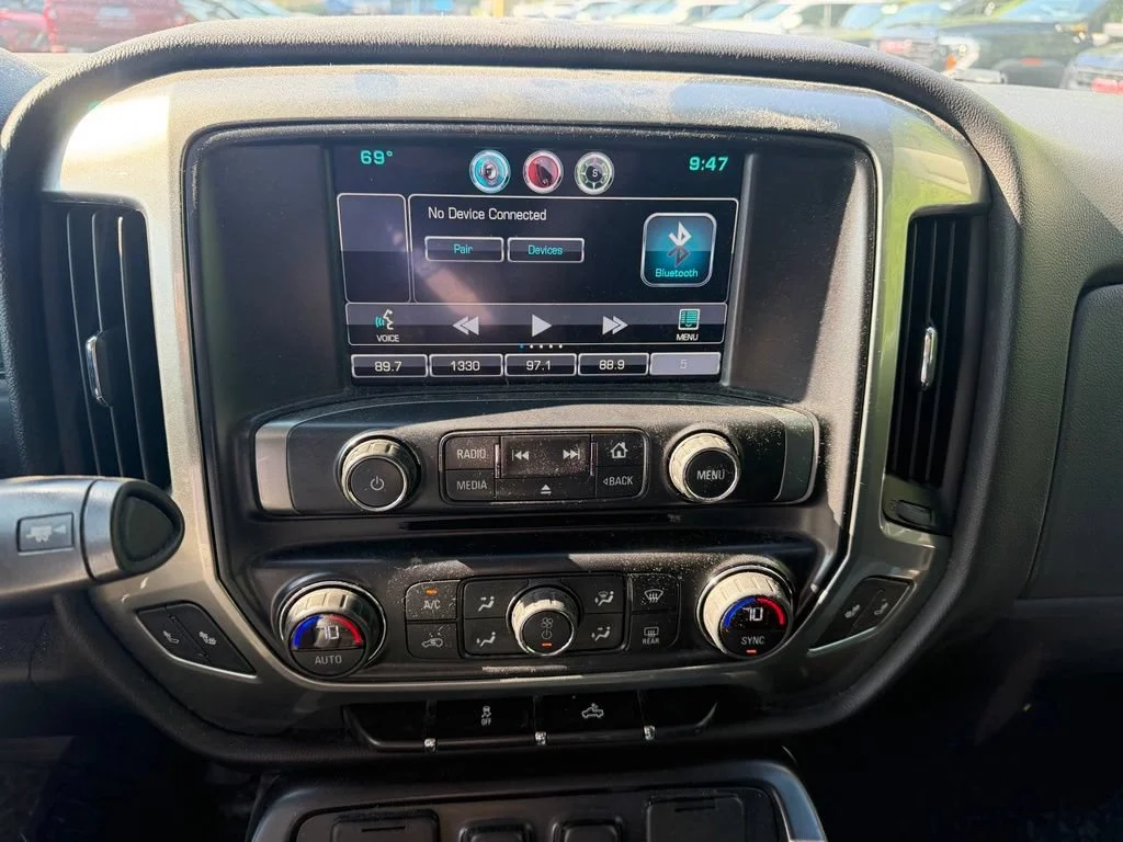 Used 2015 SUMMIT WHITE Chevrolet LT image 7