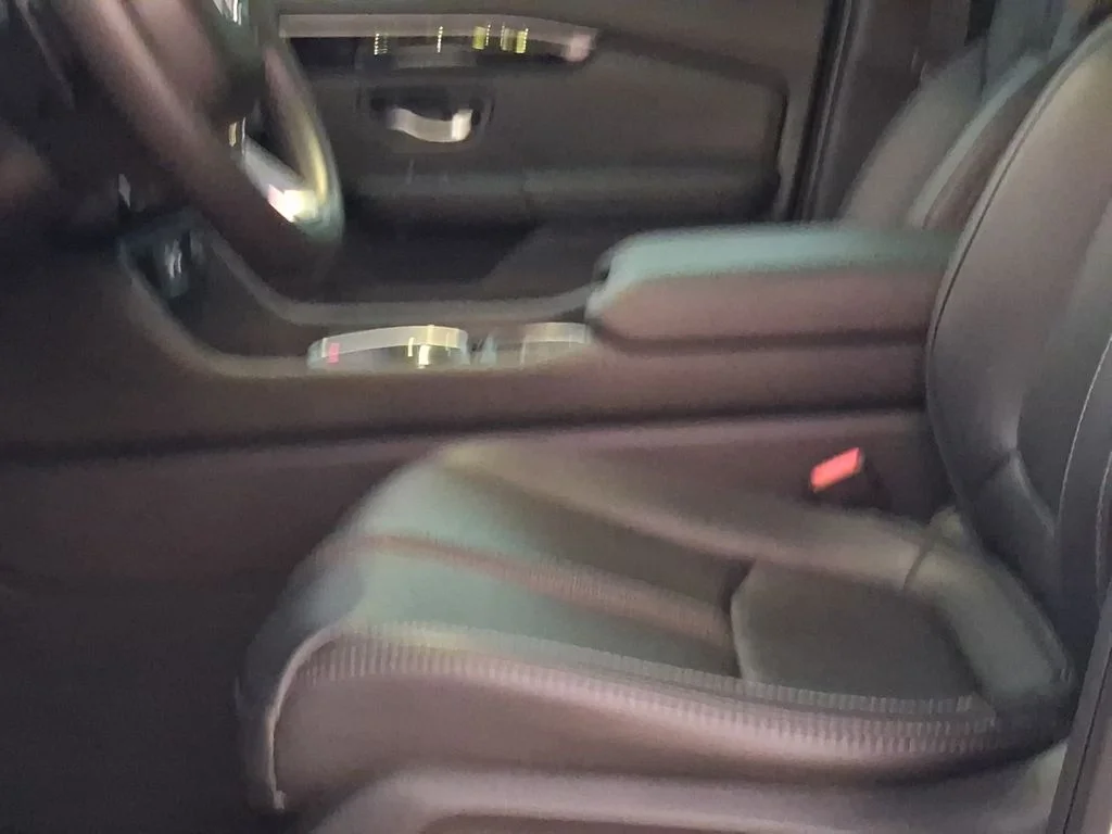 Used 2025 White Honda Touring image 12