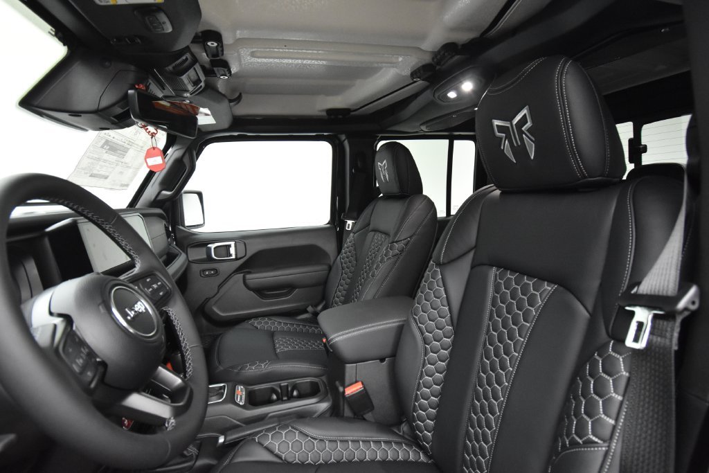 New 2026 Black Clear-Coat Exterior Paint Jeep Rubicon image 39