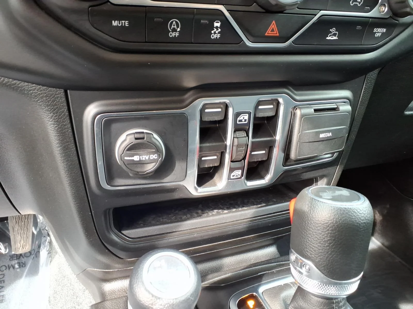 Used 2022 Sting-Gray Clear Coat Jeep Sport S image 20