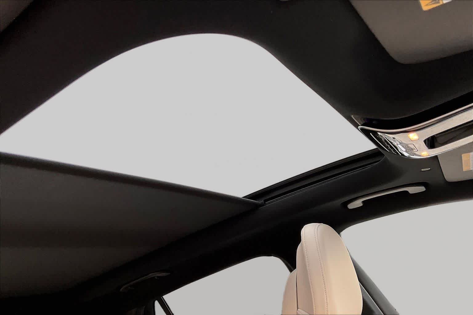 Used 2025 Black Mercedes-Benz GLC 300 image 14