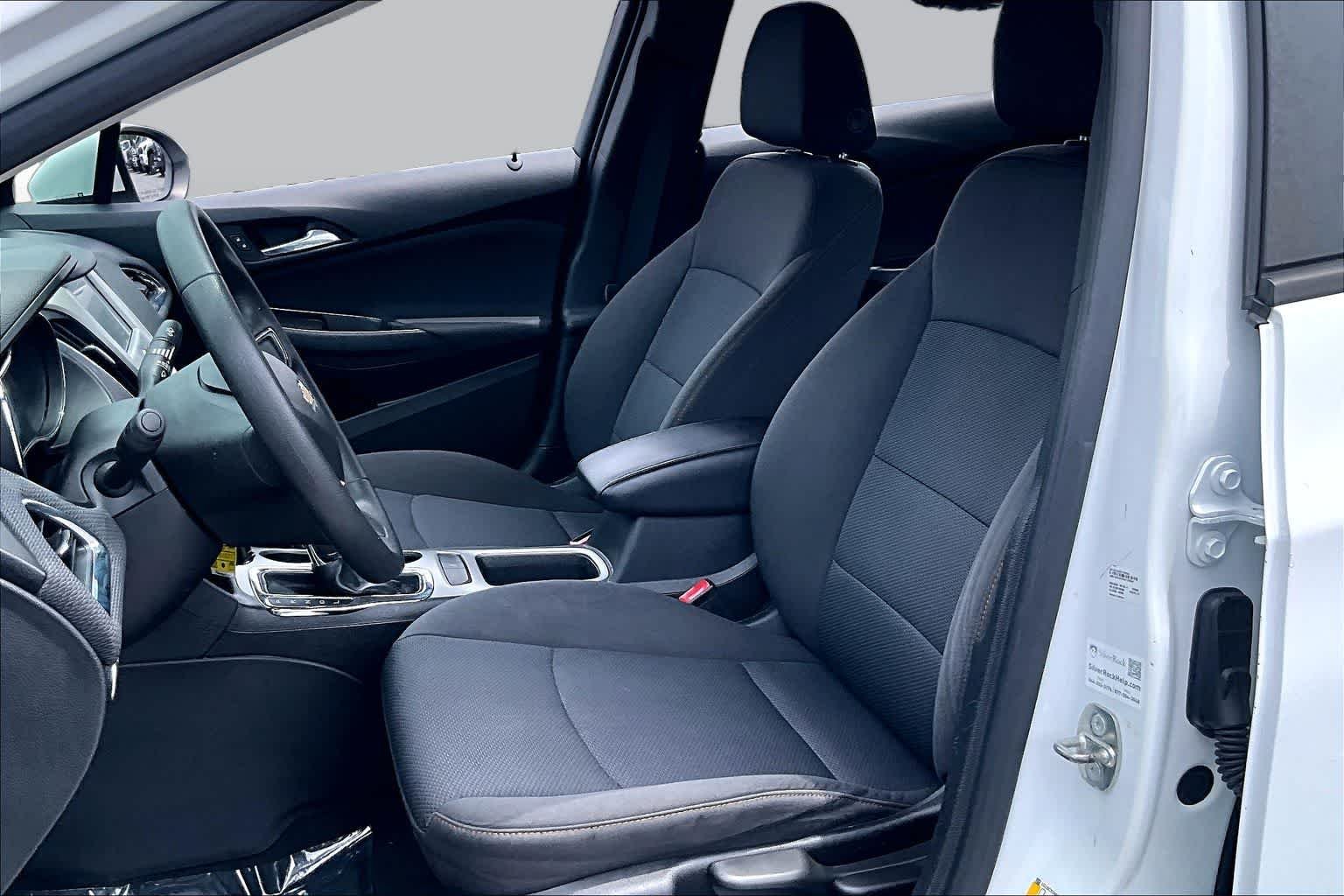 Used 2018 Summit White Chevrolet LS image 8