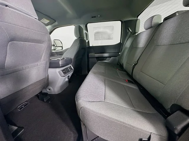 New 2026 Oxford White Ford XLT image 22
