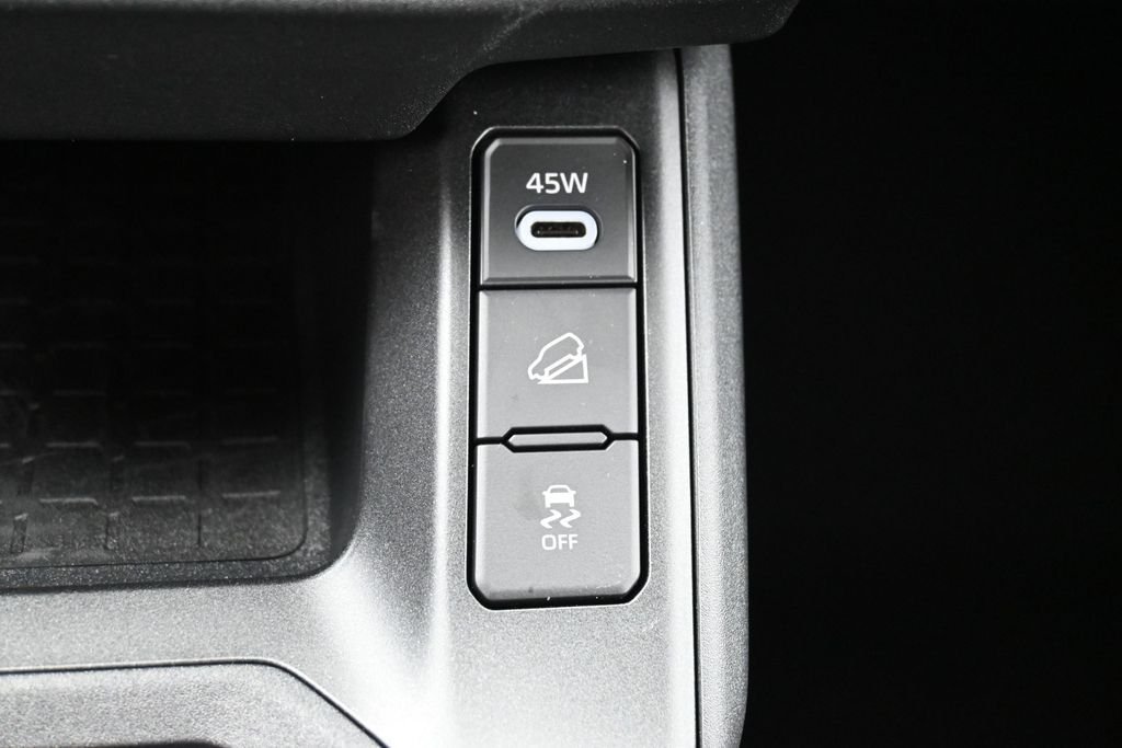 Used 2026  Toyota Woodland image 27