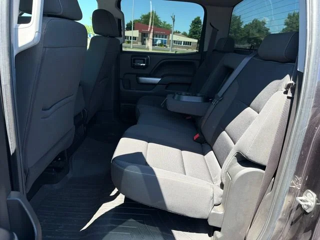 Used 2016 TUNGSTEN METALLIC Chevrolet LT image 28