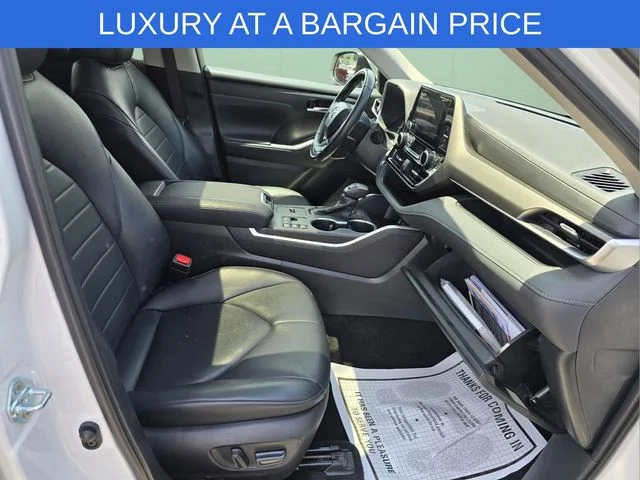 Used 2024 Beige Toyota XLE image 13