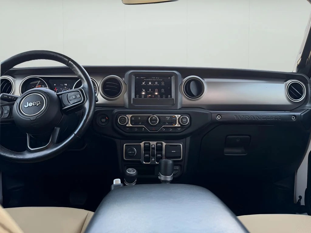 Used 2020 Bright White Clearcoat Jeep Willys image 11