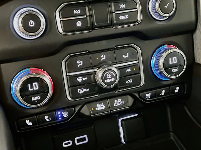 Used 2023 Silver GMC SLT image 20