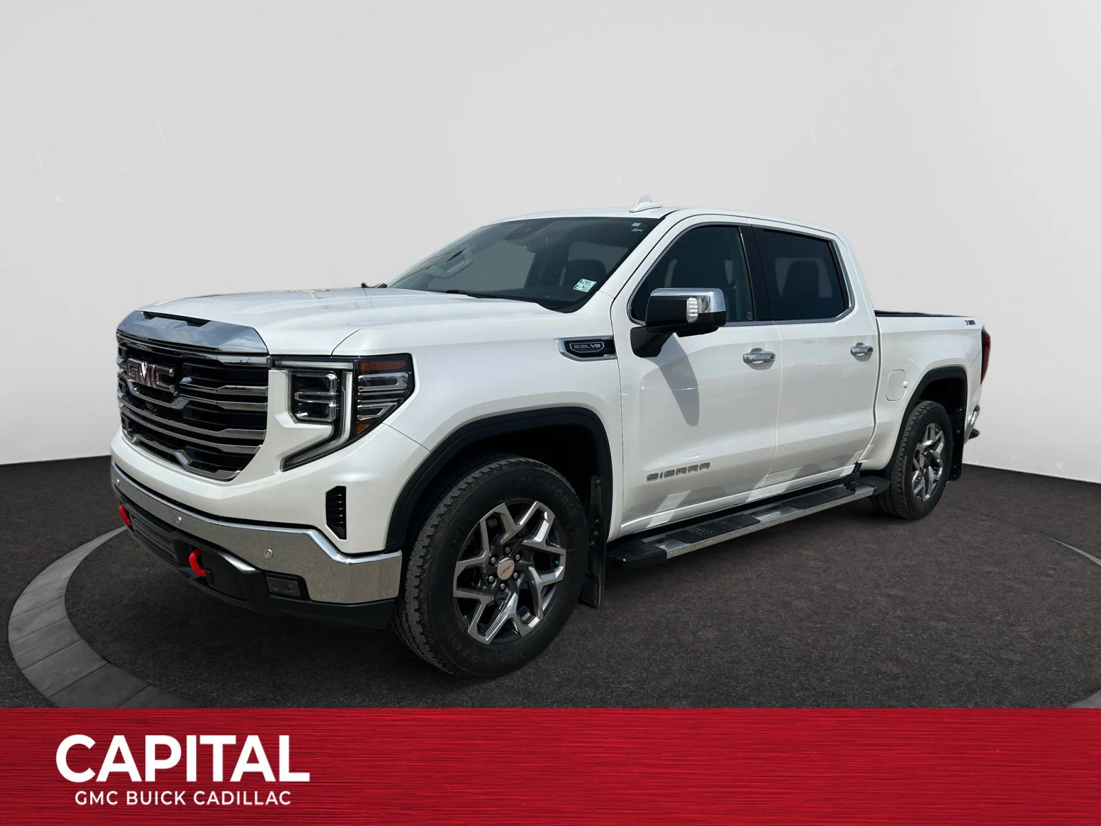 Used 2022 White GMC SLT Crew Cab image 1