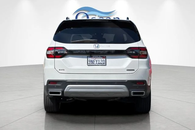 Certified Used 2025 Platinum White Pearl Honda Touring image 5