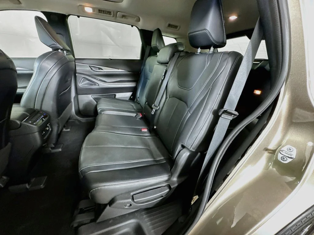 Certified Used 2022 Silver INFINITI LUXE image 32