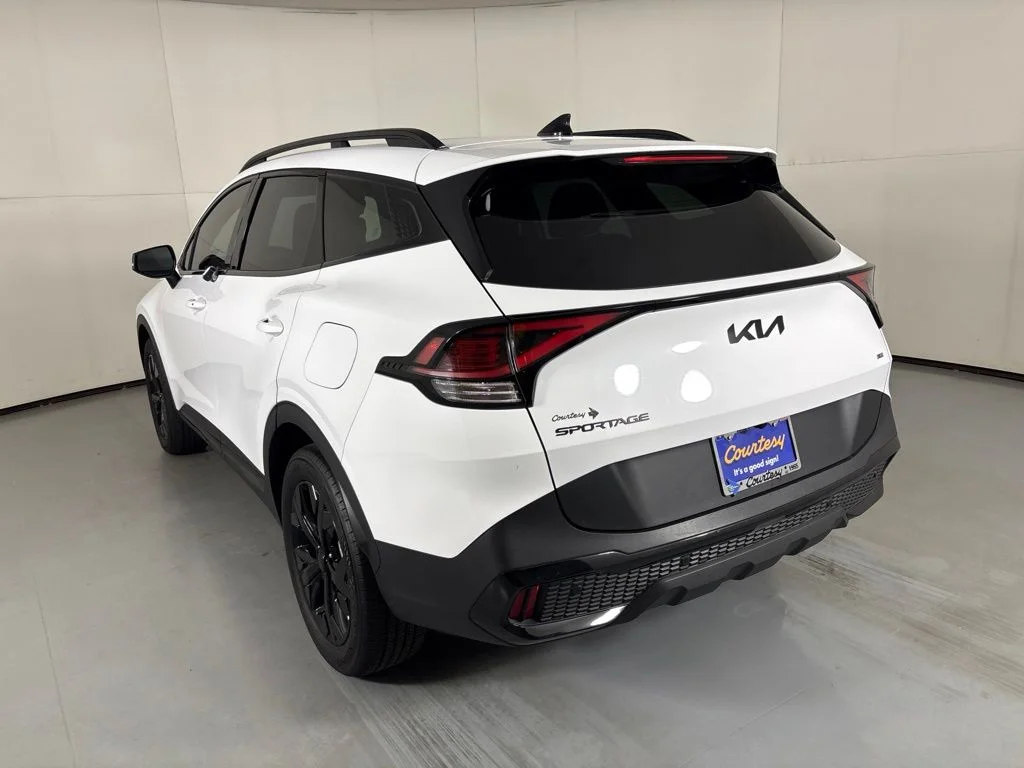 Used 2025 White Kia X-Line image 6