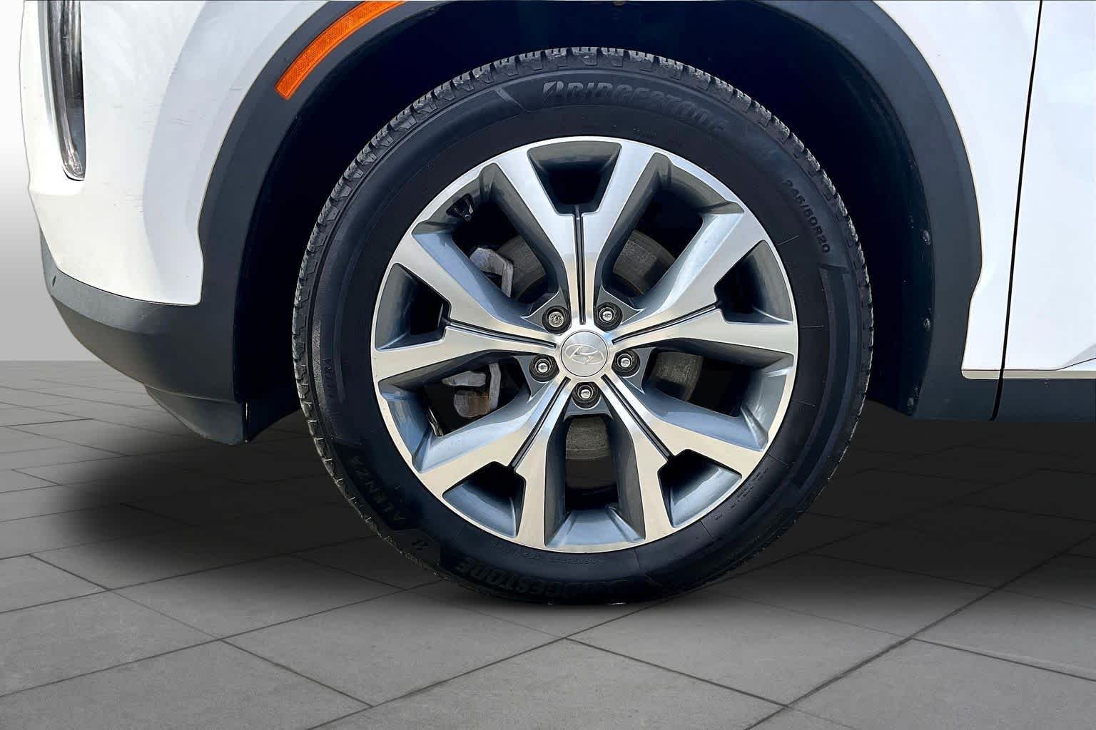 Used 2020 Hyper White Hyundai SEL image 11