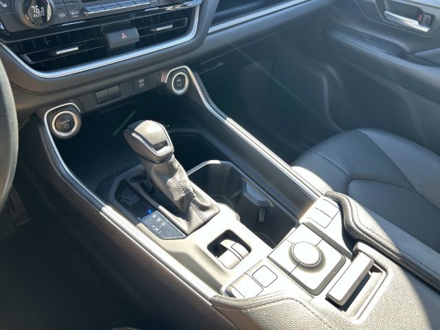 Used 2024 White Toyota XLE image 28