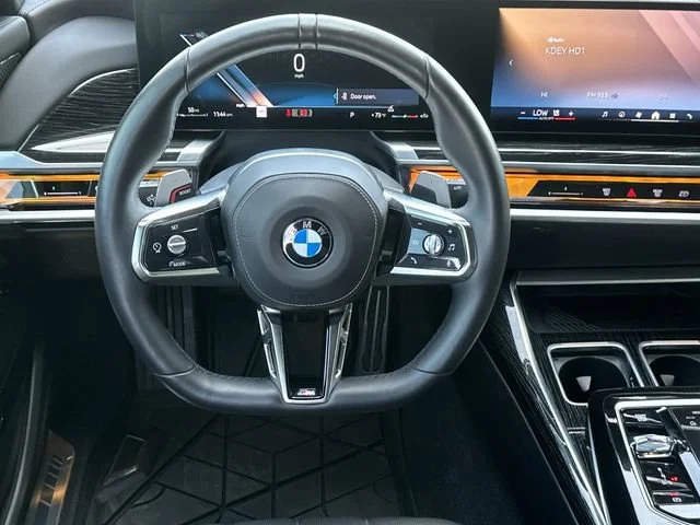 2025 BMW 7 Series 760i - Photo 14