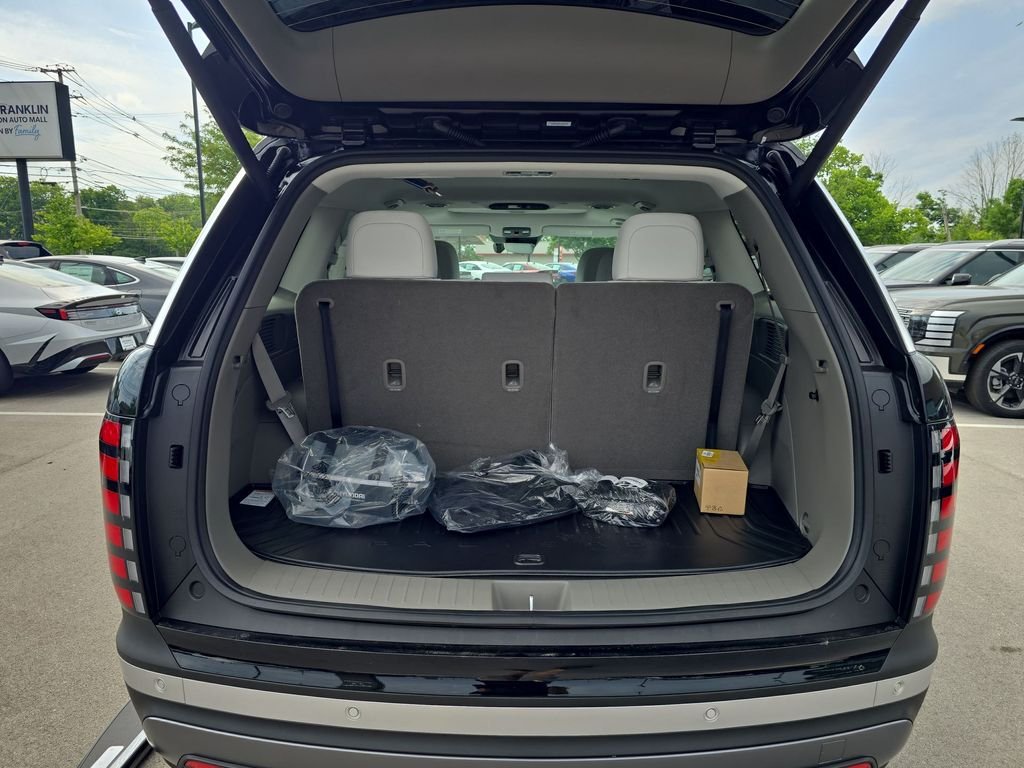 New 2026 Black Hyundai SEL Premium 7P image 24